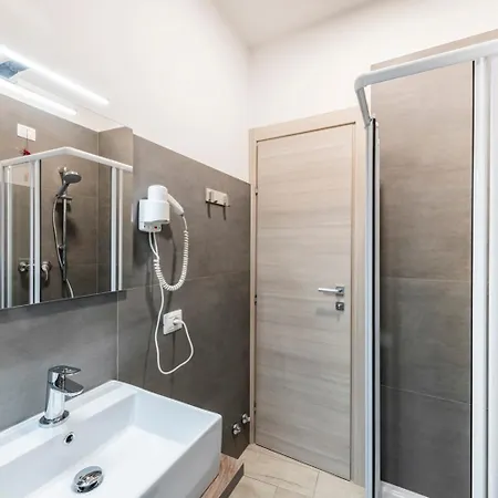 Hotel Argegno 3* Ардженьо