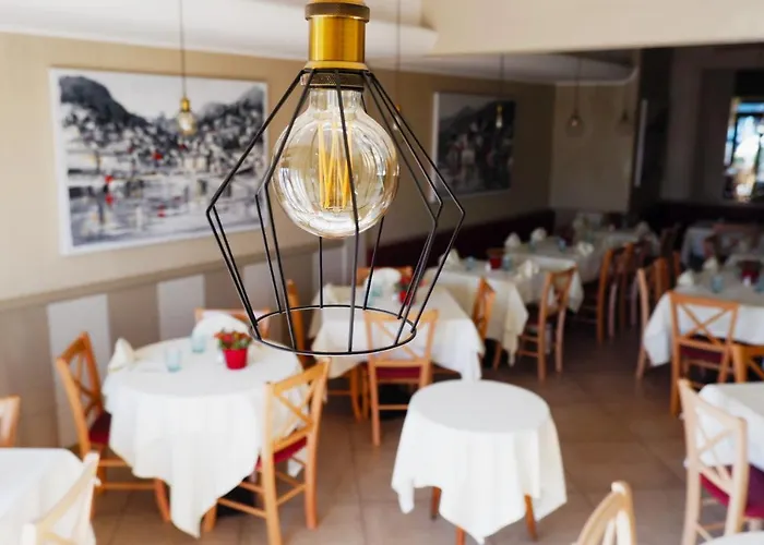 Отель Hotel Argegno Ардженьо