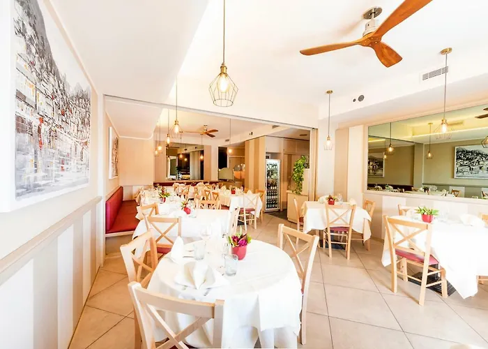 Отель Hotel Argegno